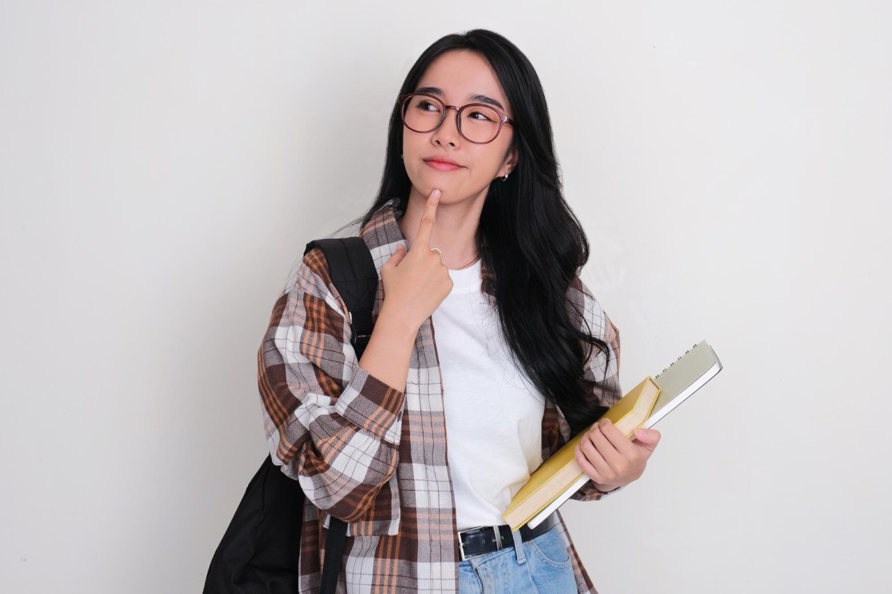 不知道怎麼用英文表達的時候，求助於母語是很正常的事情 (圖：Freepik)